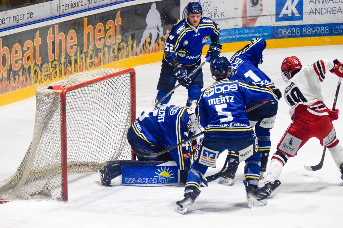 Das Christkind liebt die Löwen: EHC Waldkraiburg mit einem „Dreier“ im Weihnachts-Derby gegen Grafing