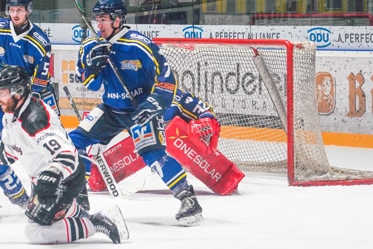 Eishockey BL: EHC Waldkraiburg verliert zu Hause gegen Dingolfing